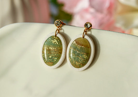 Ivory Sage Glow Oval – Ohrringe