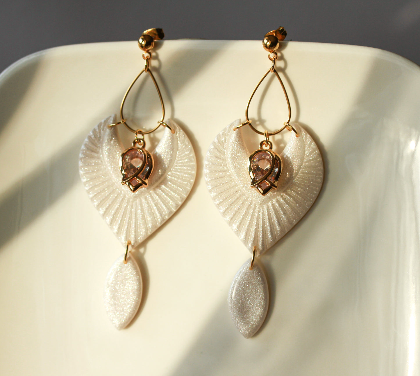 Mother-of-Pearl Leaf Drops - Ohrringe