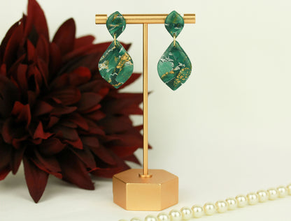 Grüne natursteininspirierte Statement Ohrringe – Kollektion Aureleaf | Handgemacht