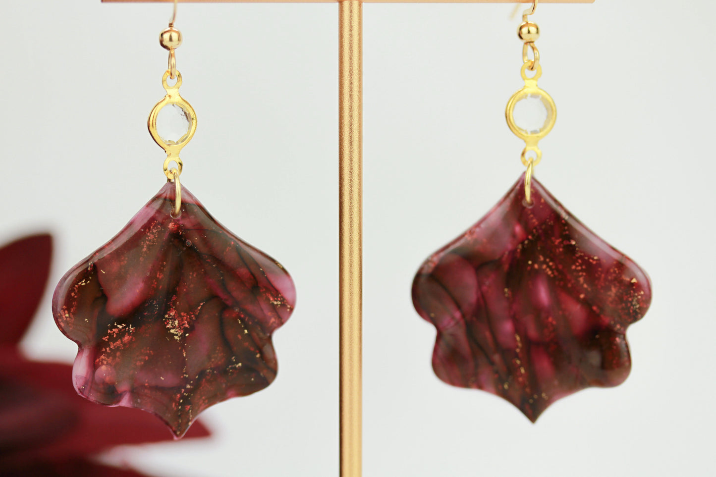 Helle Bordeaux Marmor Ohrringe – Elegante Polymer Clay Designs | Kollektion Elaris