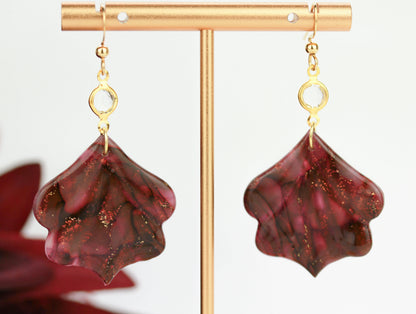 Helle Bordeaux Marmor Ohrringe – Elegante Polymer Clay Designs | Kollektion Elaris