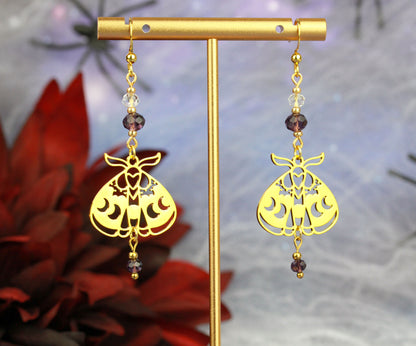 Goldene Motten Ohrringe mit Natursteinperlen – Statement Schmuck | Nocturne Kollektion