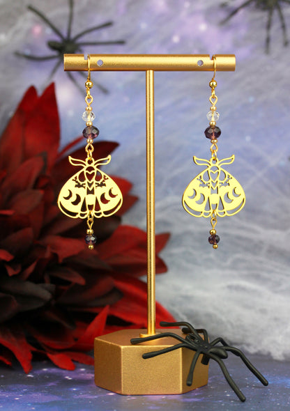 Goldene Motten Ohrringe mit Natursteinperlen – Statement Schmuck | Nocturne Kollektion