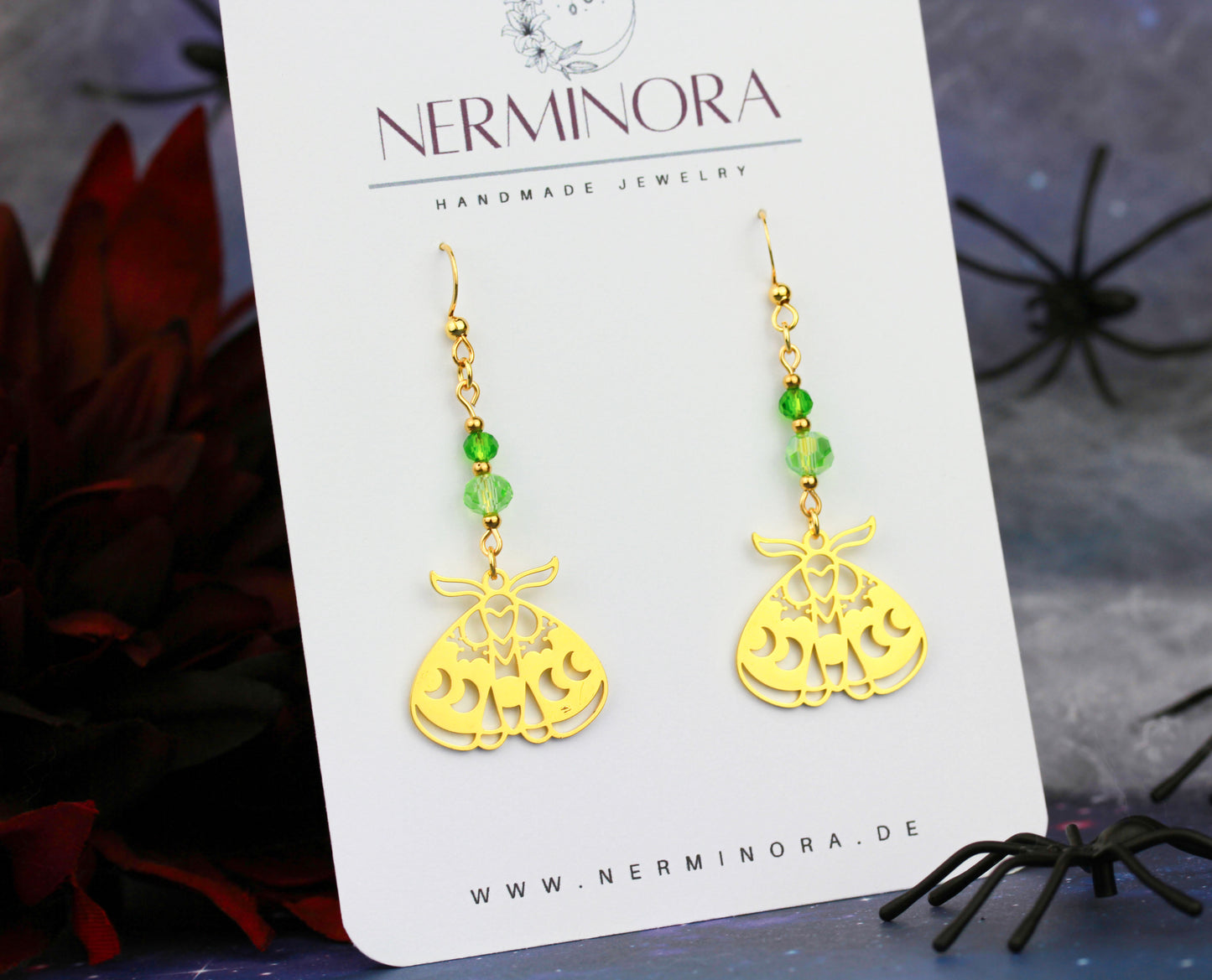 Goldene Motten Ohrringe mit Natursteinperlen – Statement Schmuck | Nocturne Kollektion