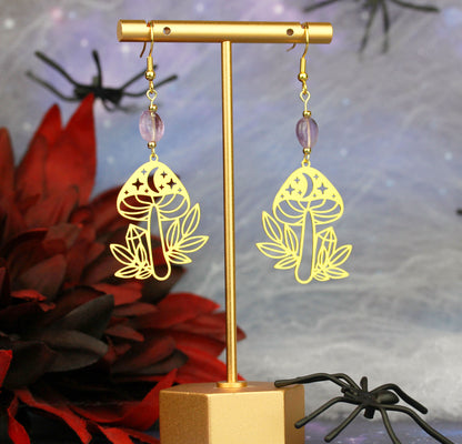 Goldene Pilz Ohrringe mit Natursteinperlen – Statement Schmuck | Enchanted Mushrooms