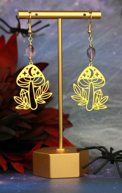 Goldene Pilz Ohrringe mit Natursteinperlen – Statement Schmuck | Enchanted Mushrooms