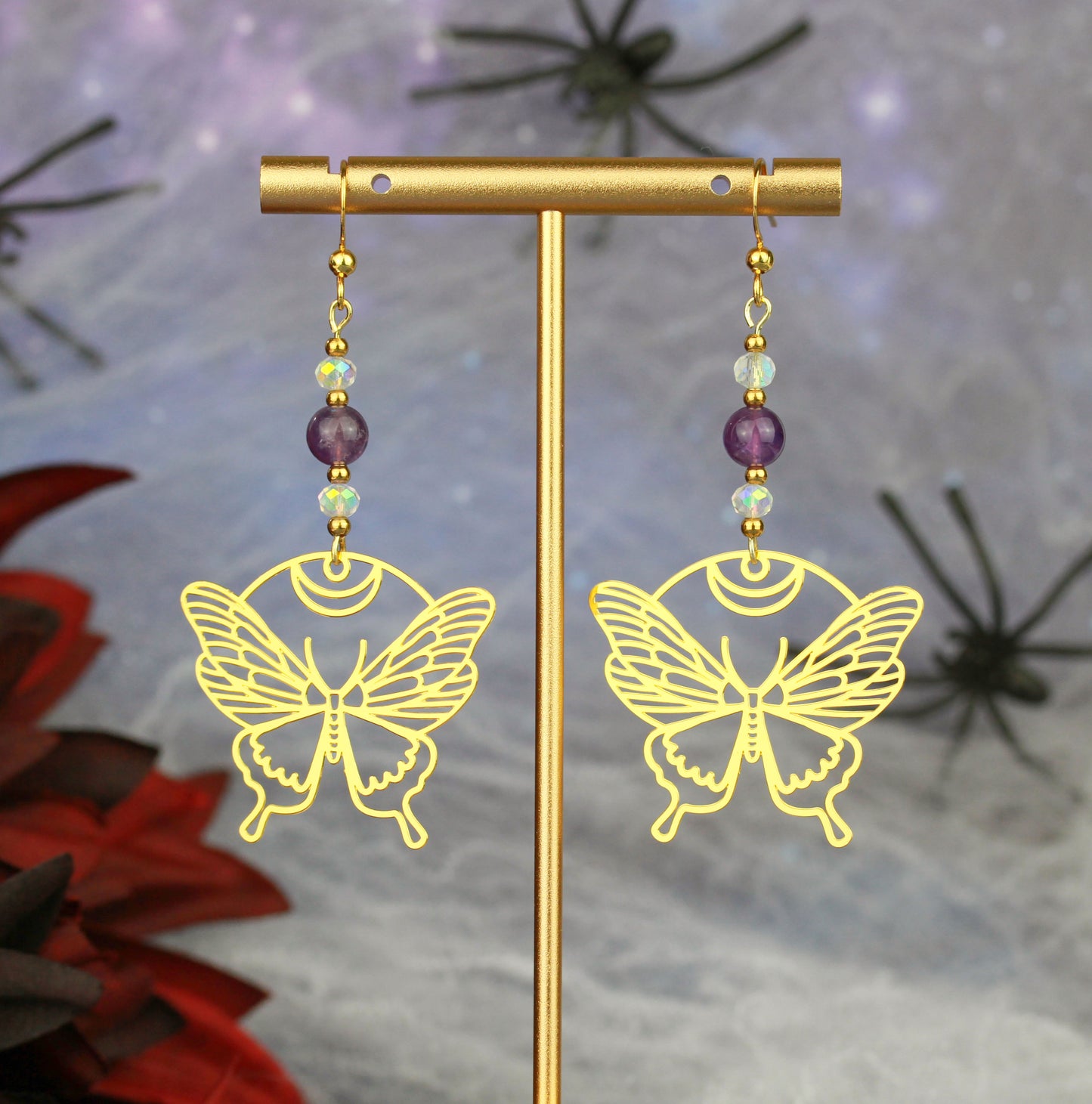 Golden Butterfly Ohrringe mit Amethyst Natursteinperlen – Mystora Kollektion