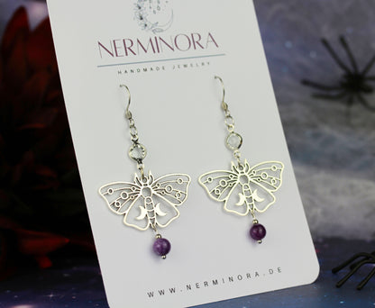 Silberne Schmetterling Ohrringe mit lila Natursteinperlen – Amberwing Kollektion