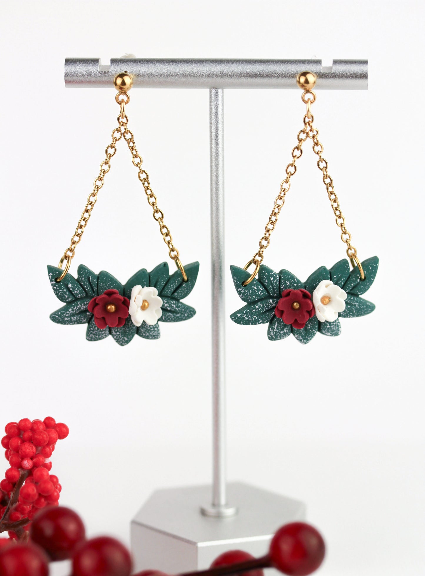 Mistelzweig Polymer Clay Hängeohrringe – Handgefertigte Weihnachts-Statement Ohrringe