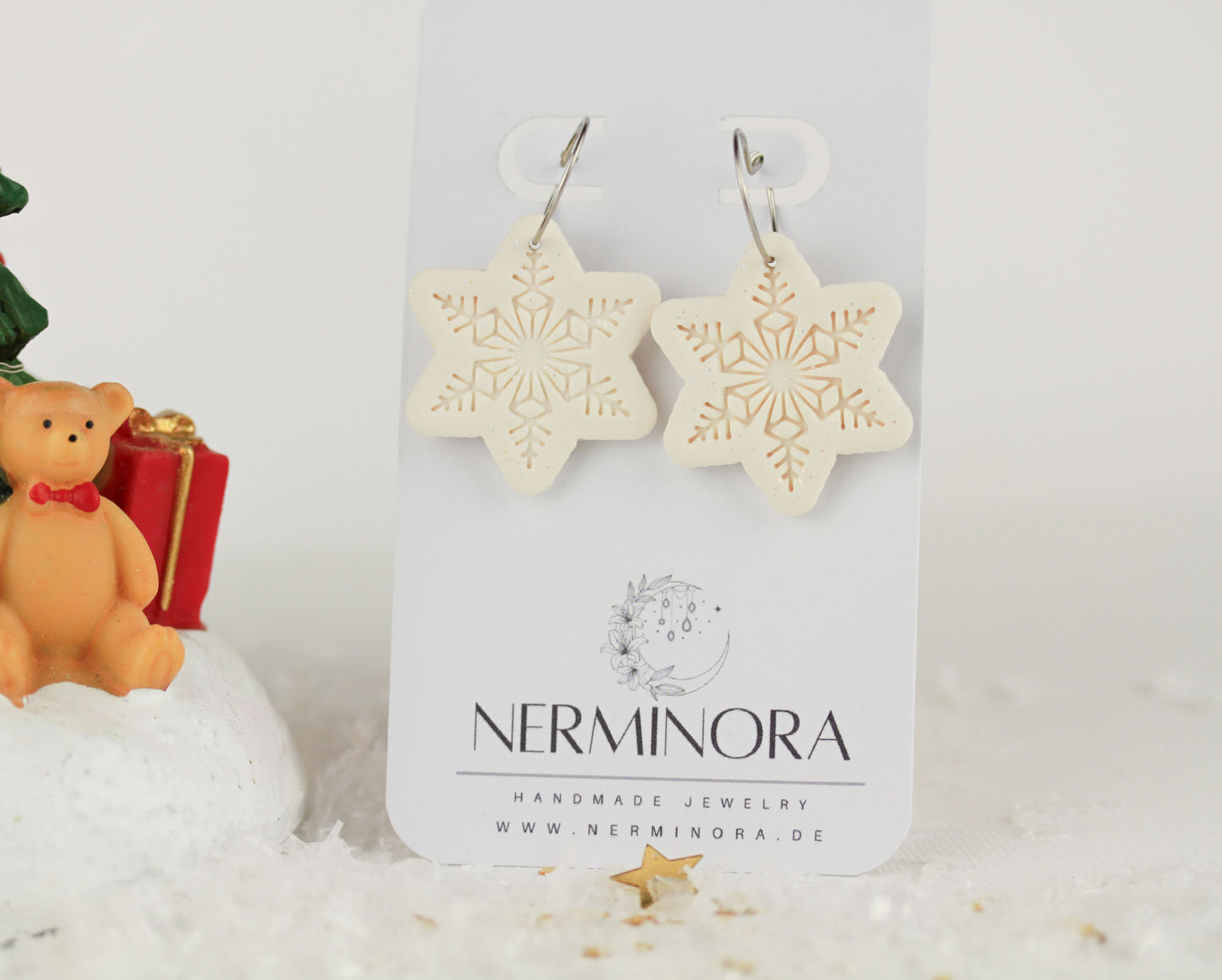 Schneeflocken Ohrringe Weiß Glitzer – Handgefertigte Polymer Clay Statement Ohrringe