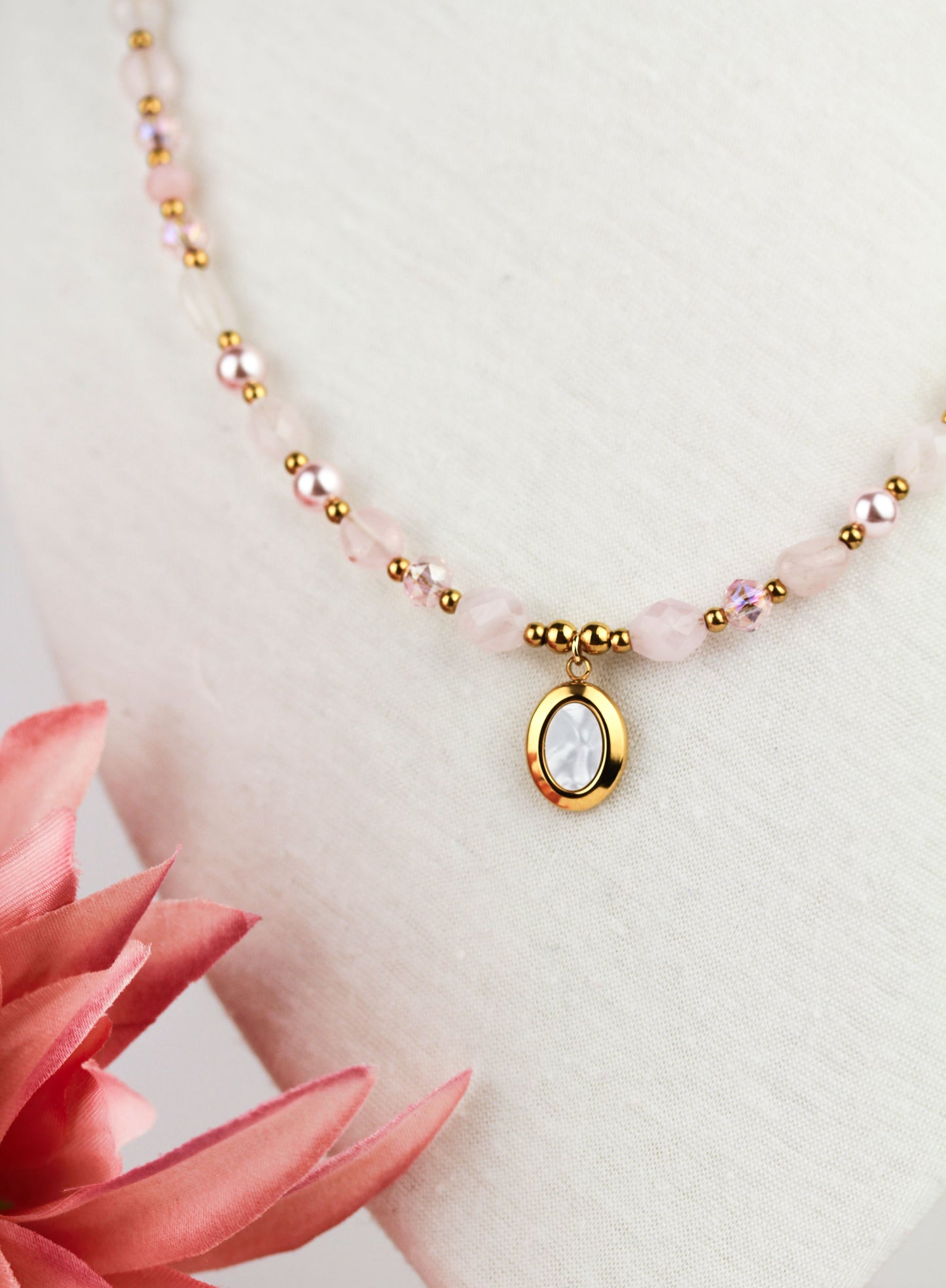 Rosenquarz Perlenkette – Sanfte Eleganz & feminine Harmonie