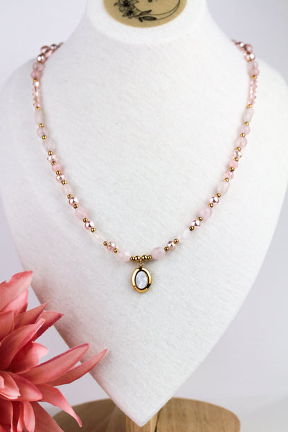 Rosenquarz Perlenkette – Sanfte Eleganz & feminine Harmonie