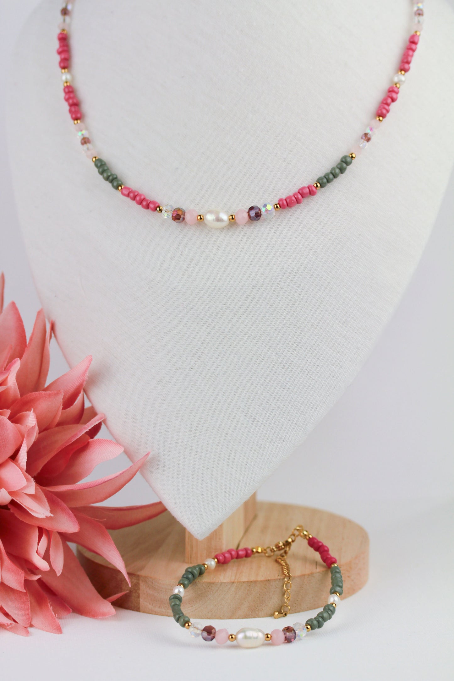 Grün-Altrosa Perlenkette & Armband – Mit Süßwasserperlen | Set