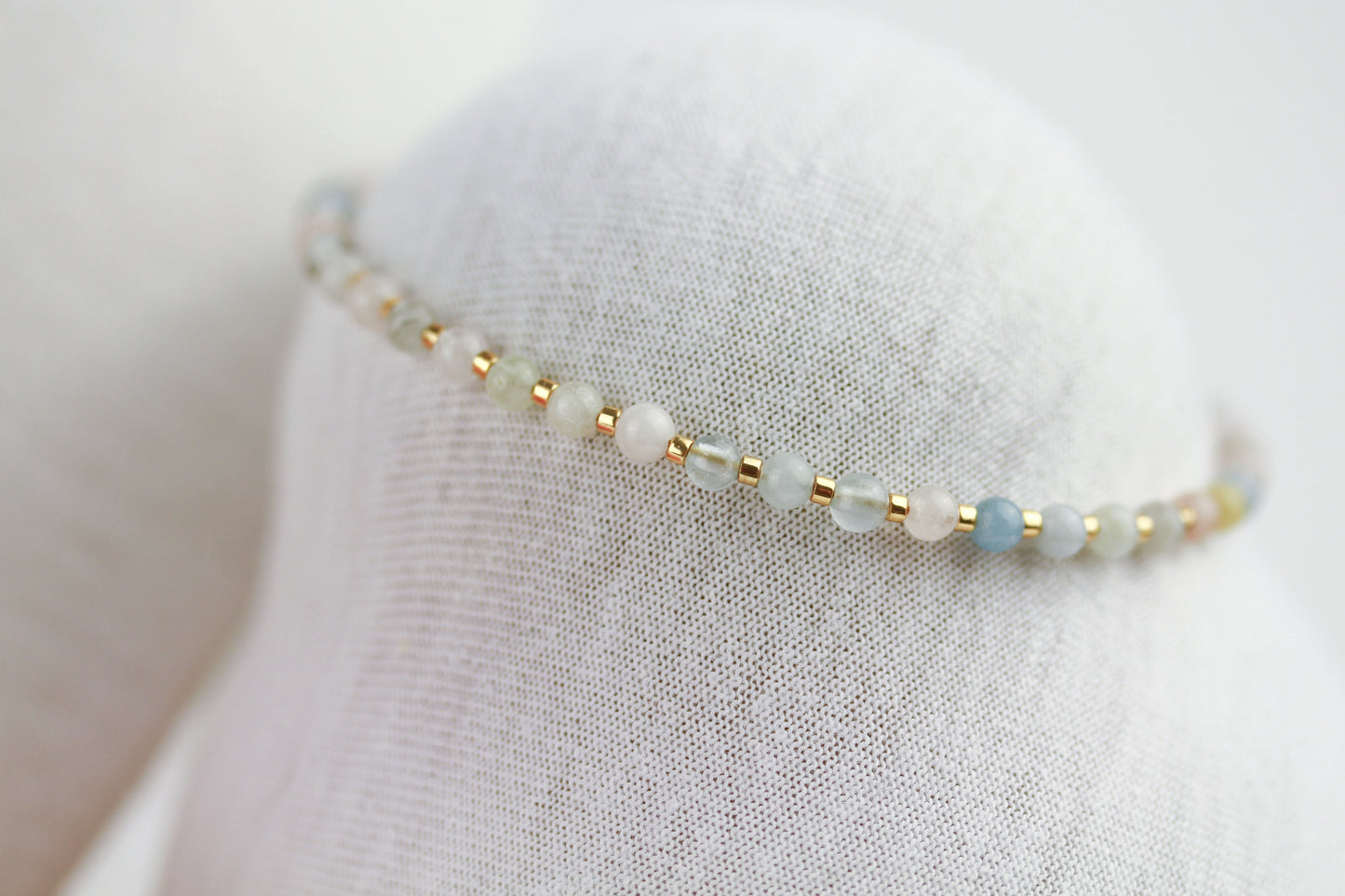 Morganit Naturstein Schmuckset – Perlenkette & Armband | Handgefertigt