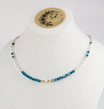 Blau-Kristall Perlenkette mit Süßwasserperle – Handgefertigt