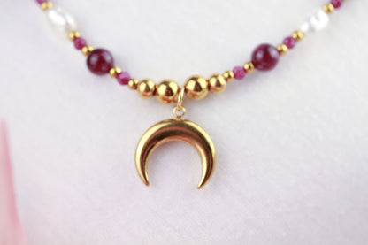 Garnet & Süßwasserperlen Schmuckset mit Mondanhänger – Handgefertigt
