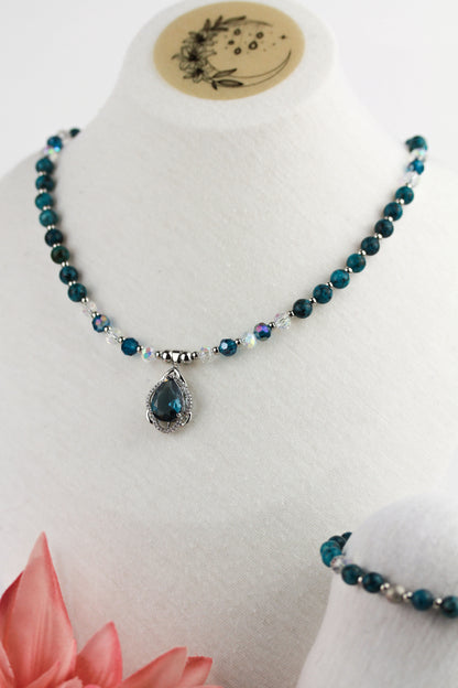 Türkis-Blaue Perlenkette & Armband – Handgefertigtes Schmuckset