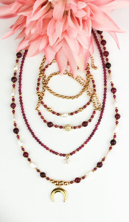 Garnet & Süßwasserperlen Schmuckset mit Mondanhänger – Handgefertigt