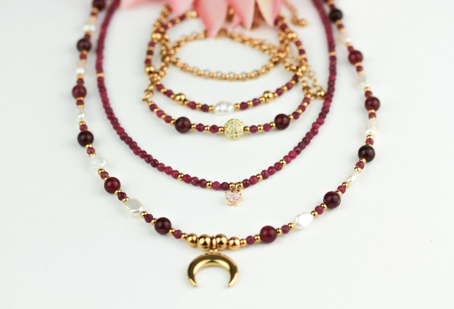 Garnet & Süßwasserperlen Schmuckset mit Mondanhänger – Handgefertigt