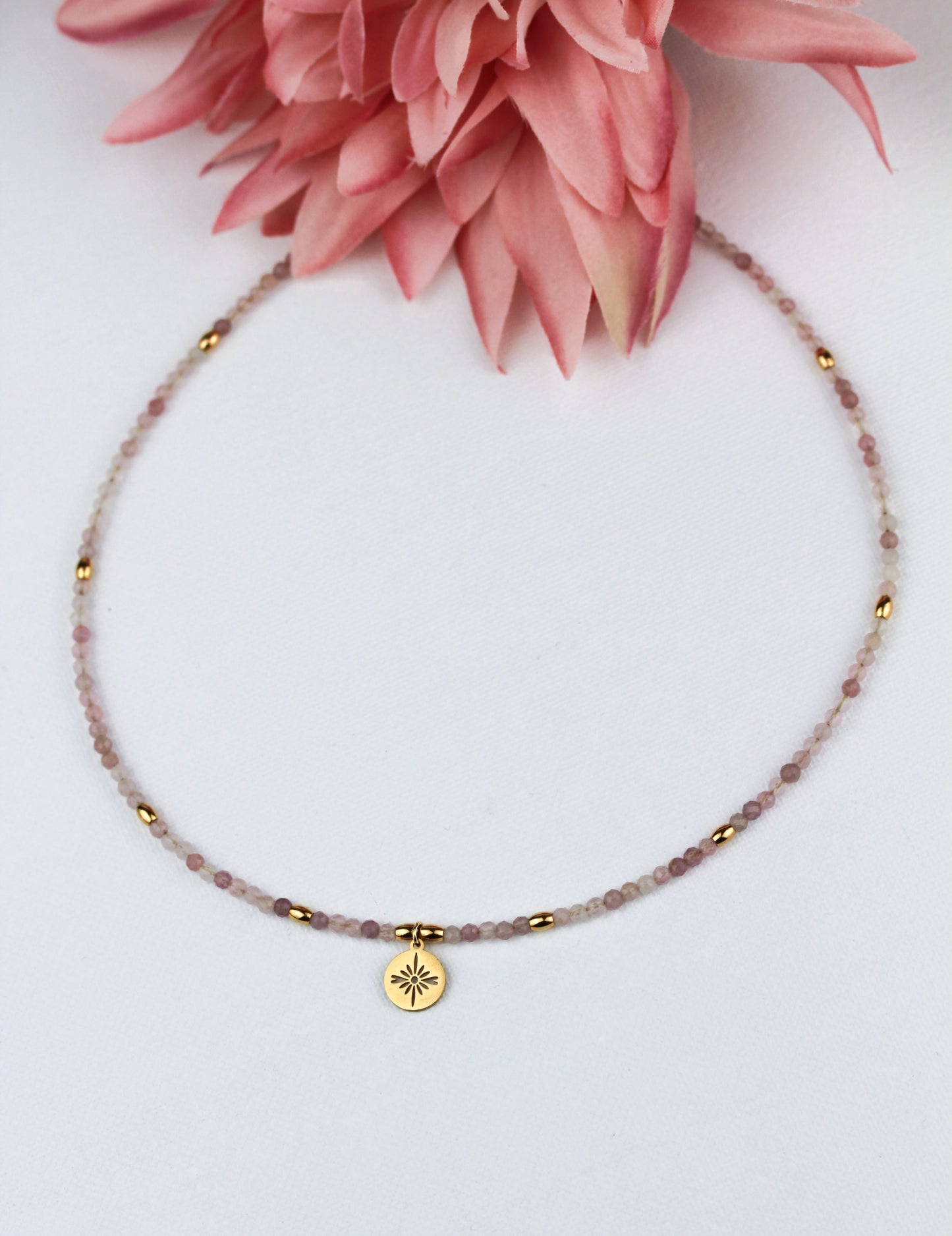Rosenquarz Naturstein Perlenhalskette – Handgefertigt