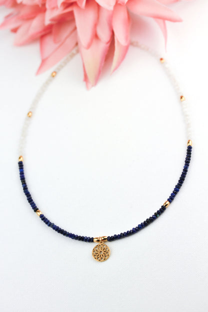 Zarter Lapislazuli Choker mit Anhänger – Handgefertigt