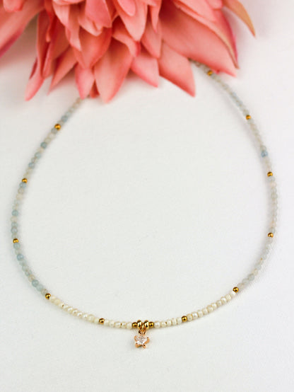 Zarte Aquamarin Perlenhalskette mit Zirkonia Anhänger – Handgefertigt