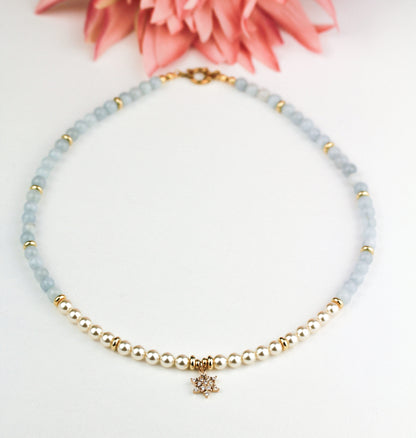 Aquamarin Perlenhalskette mit Schneeflocken-Anhänger – Handgefertigter Natursteinschmuck