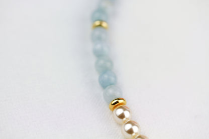 Aquamarin Perlenhalskette mit Schneeflocken-Anhänger – Handgefertigter Natursteinschmuck