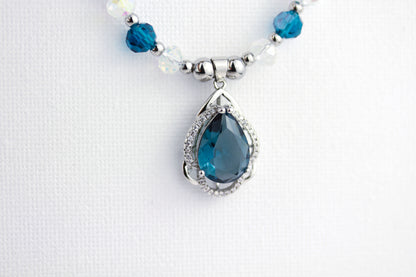 Türkis-Blaue Perlenkette & Armband – Handgefertigtes Schmuckset