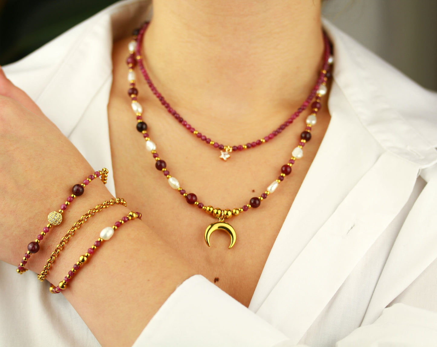 Garnet & Süßwasserperlen Schmuckset mit Mondanhänger – Handgefertigt