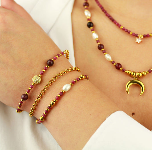 Garnet & Süßwasserperlen Schmuckset mit Mondanhänger – Handgefertigt