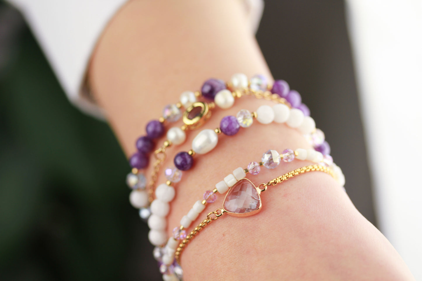 Amethyst & Muschelperlen Armband Set – 5-teilig | Handgefertigt | Spiritualität und inneren Ruhe