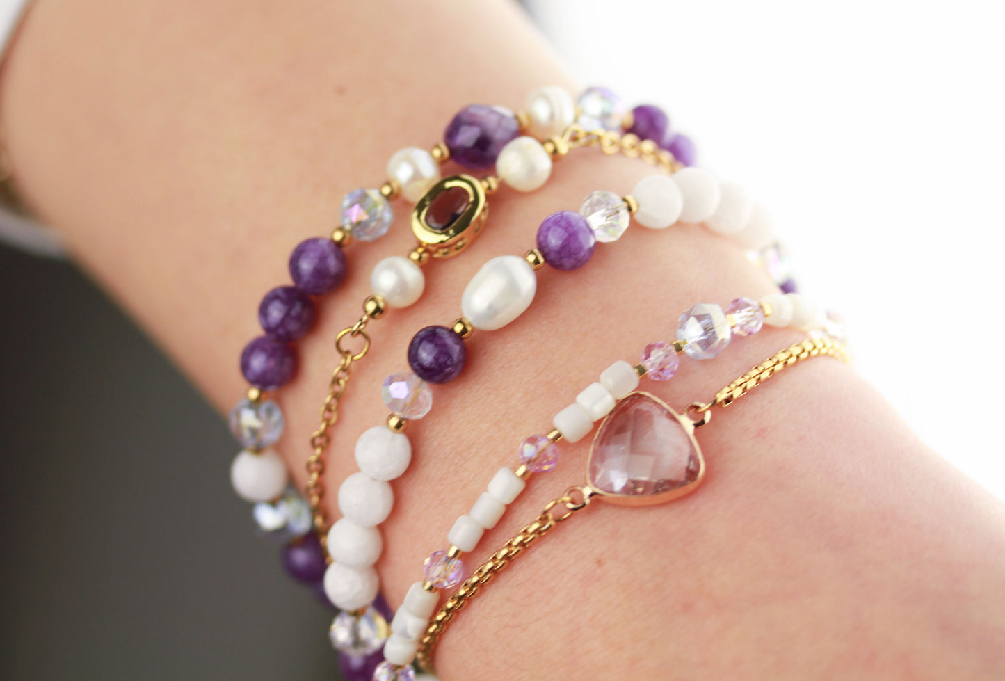 Amethyst & Muschelperlen Armband Set – 5-teilig | Handgefertigt | Spiritualität und inneren Ruhe