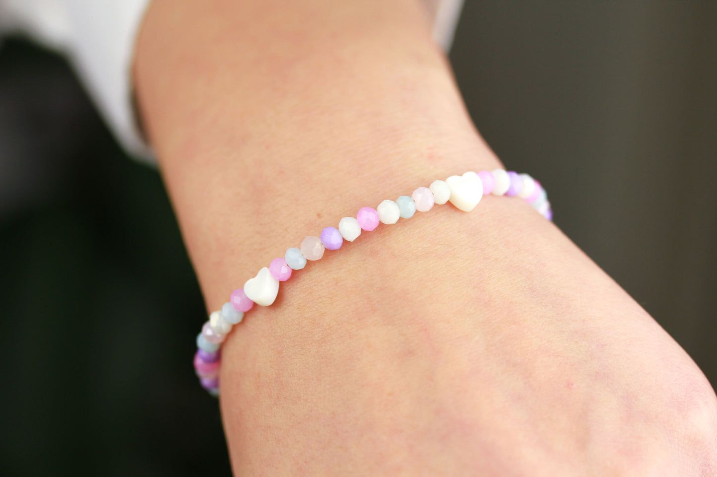 Pastellfarbenes Perlenarmband – Zartes handgemachtes Einzelstück