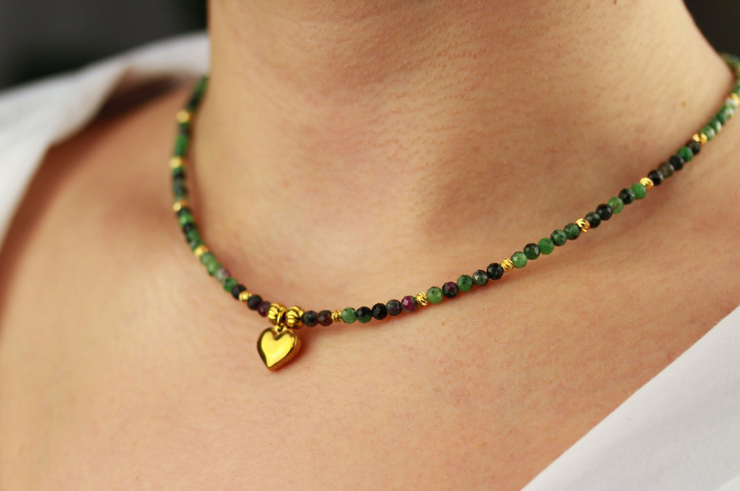 Rubin Zoisit Herz Halskette – Zarte Naturstein Perlenkette | Handgefertigt