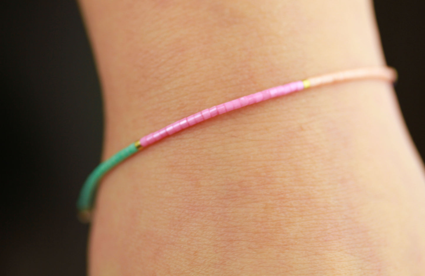 Buntes Miyuki Perlenarmband – Handgefertigter filigraner Schmuck