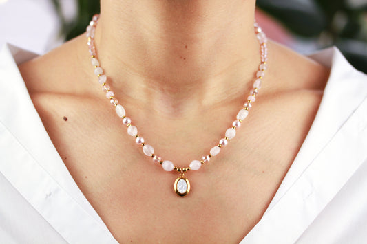 Rosenquarz Perlenkette – Sanfte Eleganz & feminine Harmonie