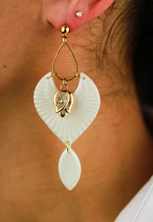 Weiß glitzernde Kristall-Ohrringe – Elegante handgemachte Brautohrringe