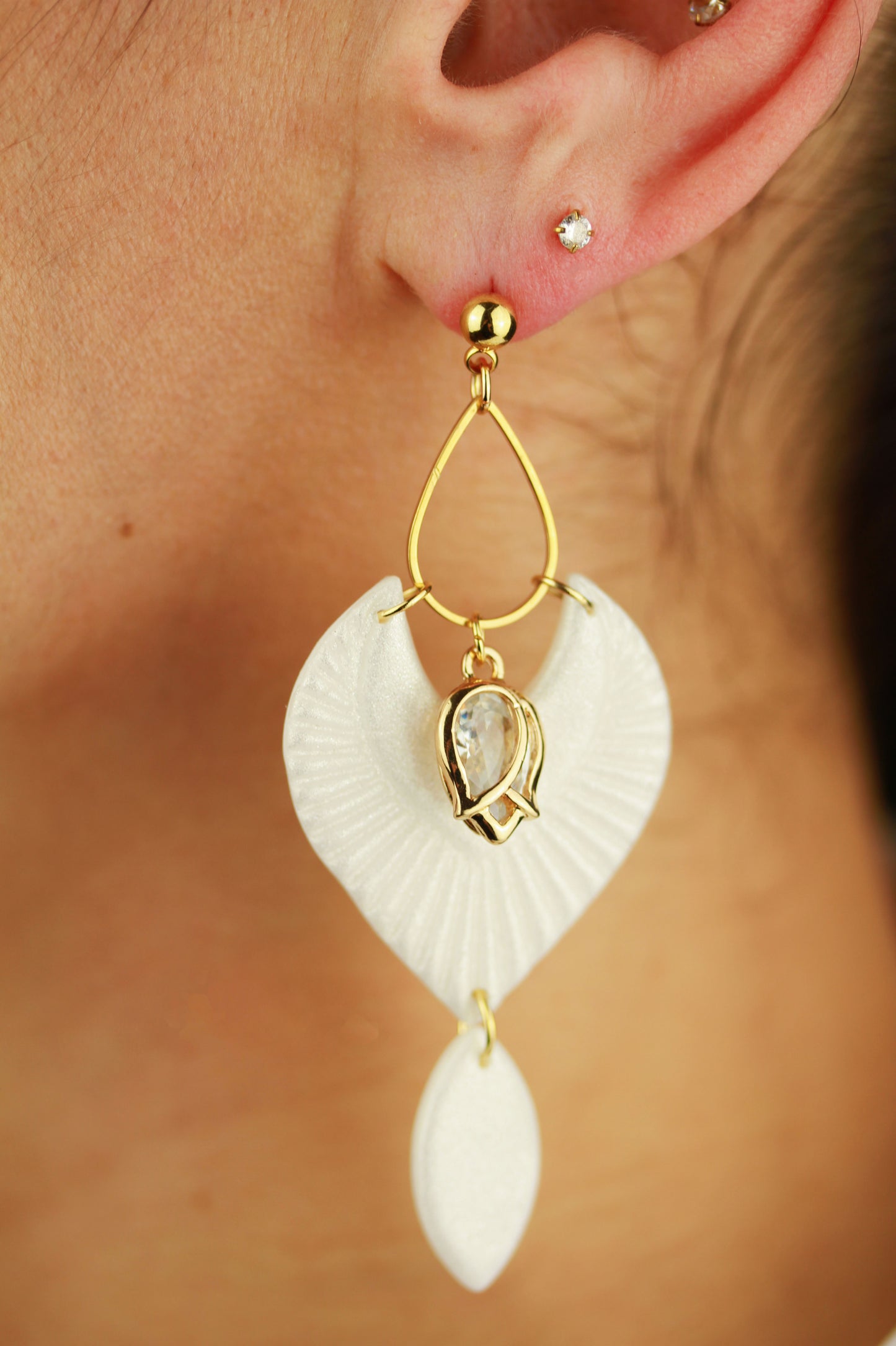 Weiß glitzernde Kristall-Ohrringe – Elegante handgemachte Brautohrringe