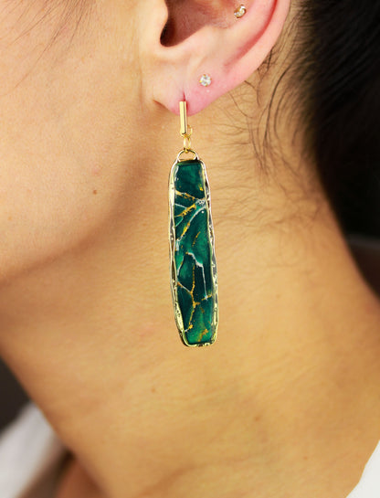 Grüne natursteininspirierte Statement Ohrringe – Kollektion Aureleaf | Handgemacht