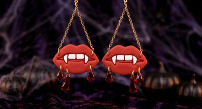 Blutige Lippen Ohrringe – Handgefertigte Horror Statement Ohrringe | Halloween Edition