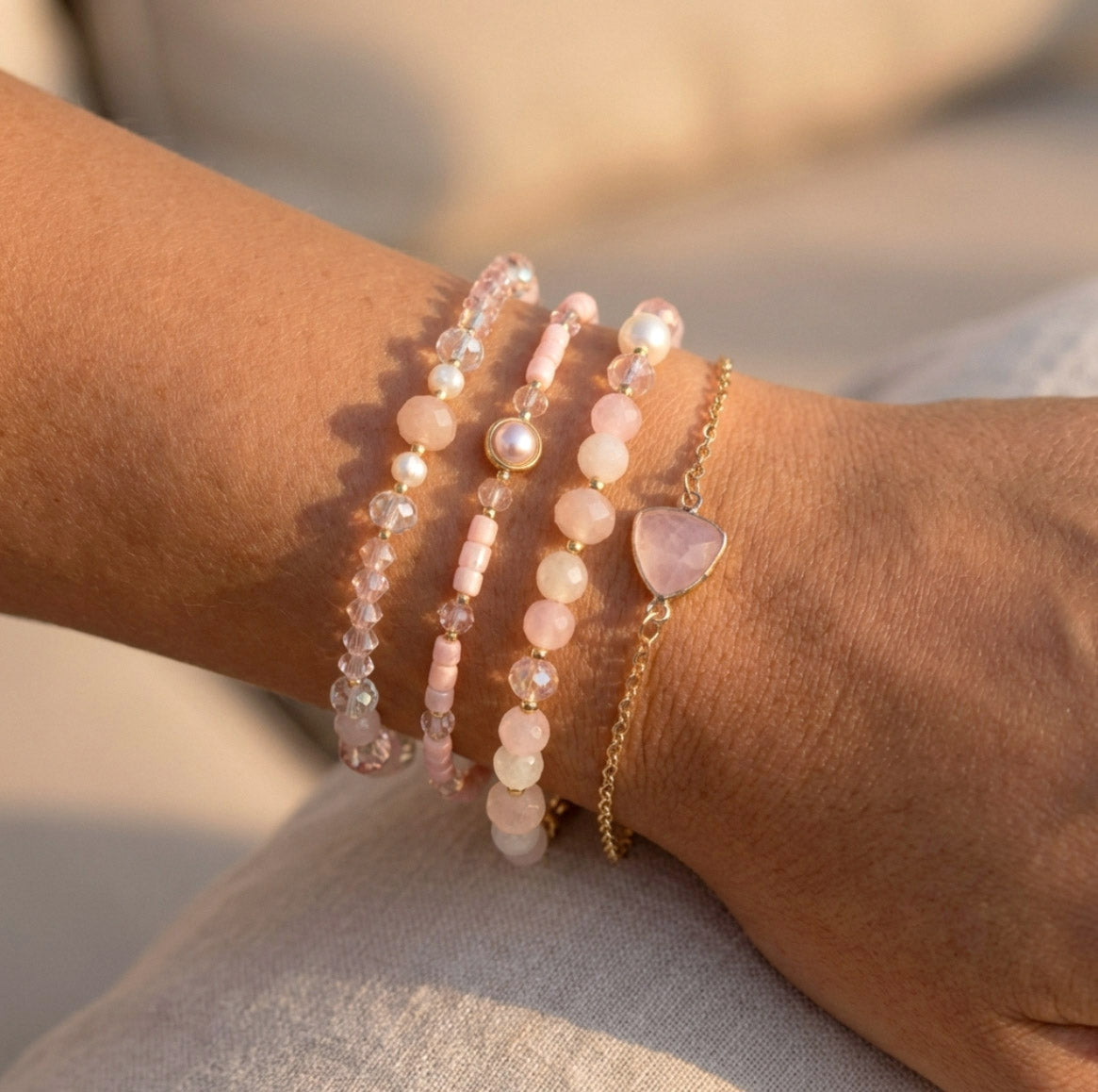 Rosenquarz & Muschelperlen Armband – 4er Set | Handgefertigt | Innere Harmonie und Selbstliebe
