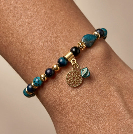 Armband aus blauem Apatit · Onyx – Handgefertigtes Perlenarmband