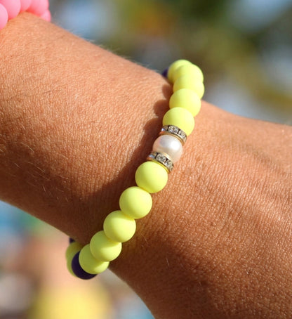 Neon Gelbes Perlenarmband – Handgemachtes farbkräftiges Armband