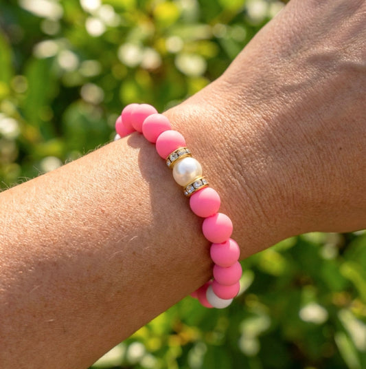 Neon Pinkes Perlenarmband – Handgefertigtes, auffälliges Armband