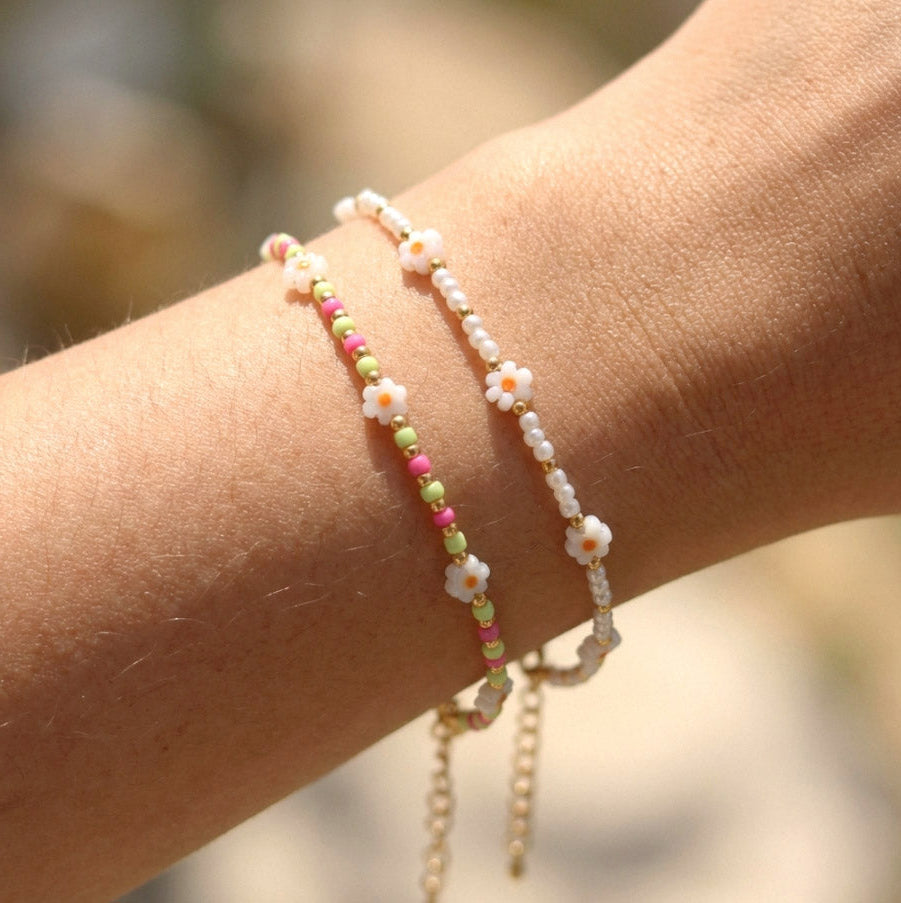 Gänseblümchen Armband – Weiß & Rosa-Grün | Handgefertigtes Perlenarmband