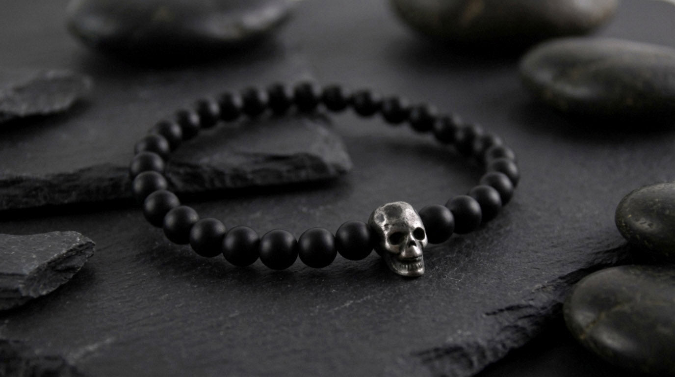 Herrenarmband Onyx Matt – Dezentes Naturstein Armband mit Totenkopf Charm