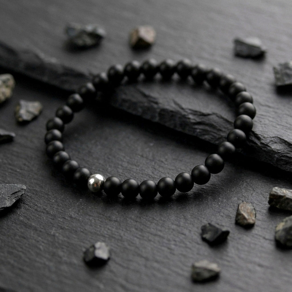 Schwarzes Herren Perlenarmband mit Edelstahlperle – Handgefertigt