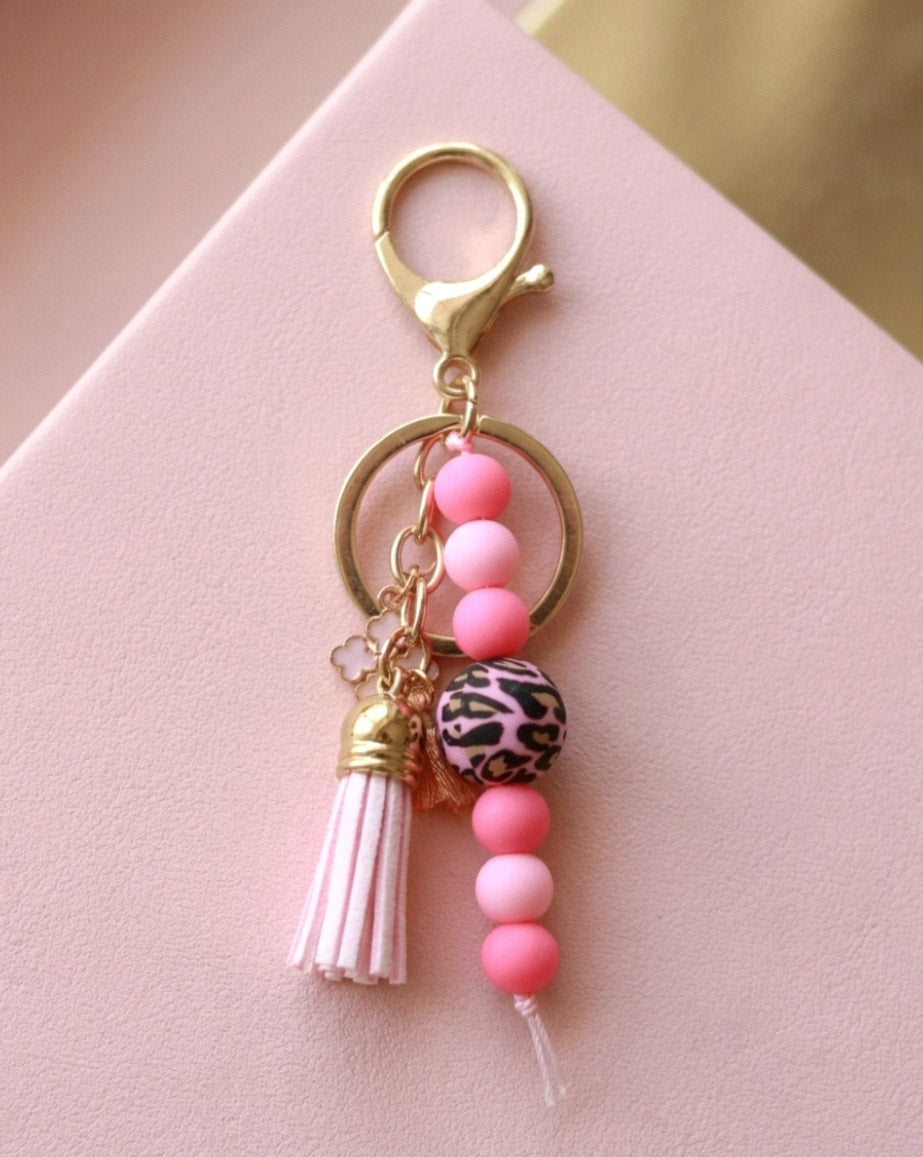 Happy Pink Leo Perlen Schlüsselanhänger mit Quaste – Handgemachter Schlüsselanhänger