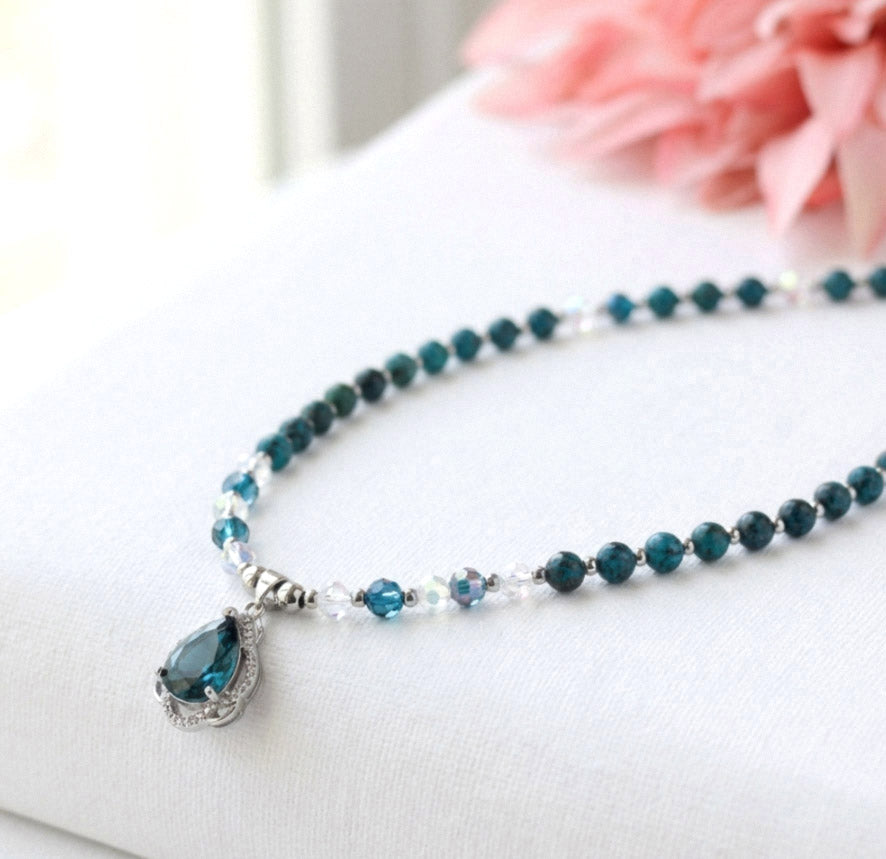 Türkis-Blaue Perlenkette & Armband – Handgefertigtes Schmuckset